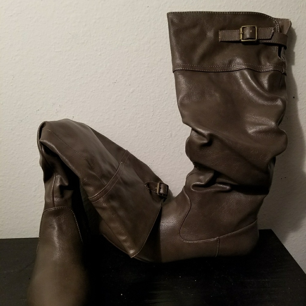 Brown slouch boots